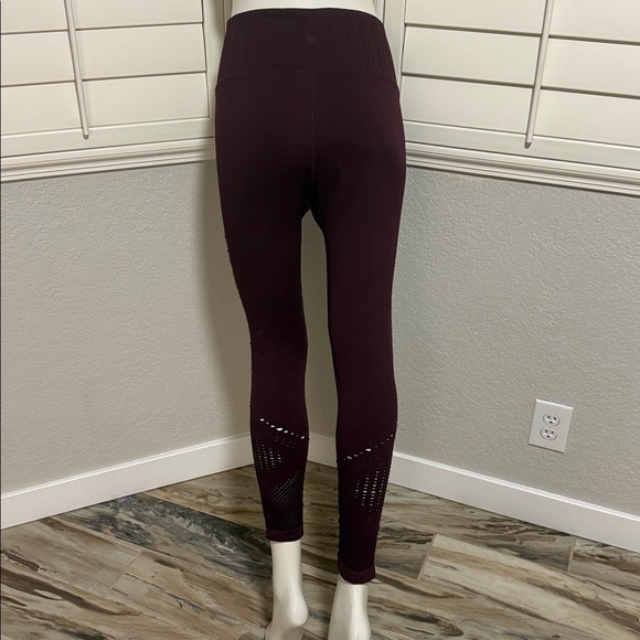 Athleta Halasana Seamless 7/8 Tight Leggings - Picture 7 of 12